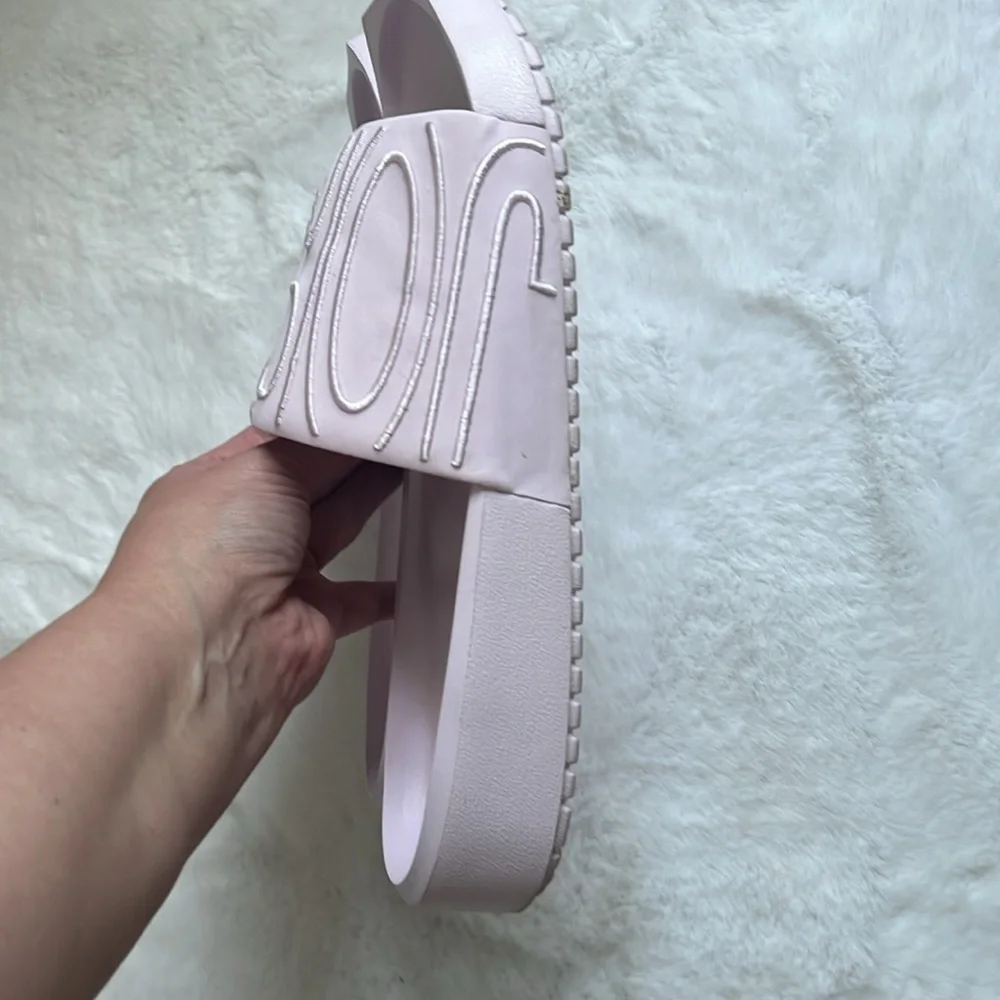 Jordan’ Slides - Picture 6 of 9